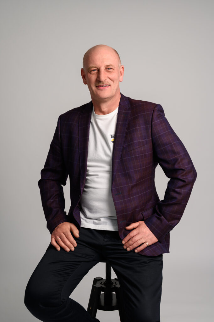 Инструктор по теории и вождению Роман Копылов — автошкола Forbest Нарва