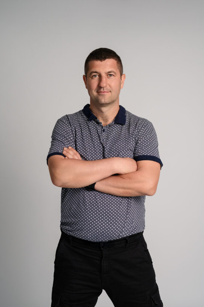 Инструктор по вождению Андрей Болоненков — автошкола Forbest в Нарве