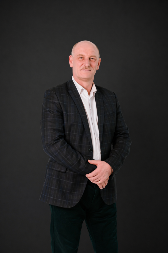 Роман Копылов, инструктор по вождению Автошкола Forbest в Нарве и Кохтла-Ярве обучение вождению